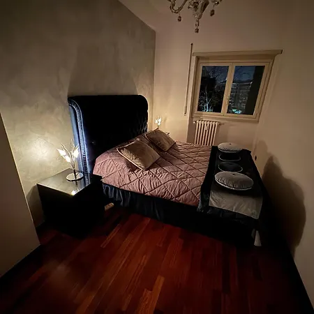 Elegant Apartment Rom